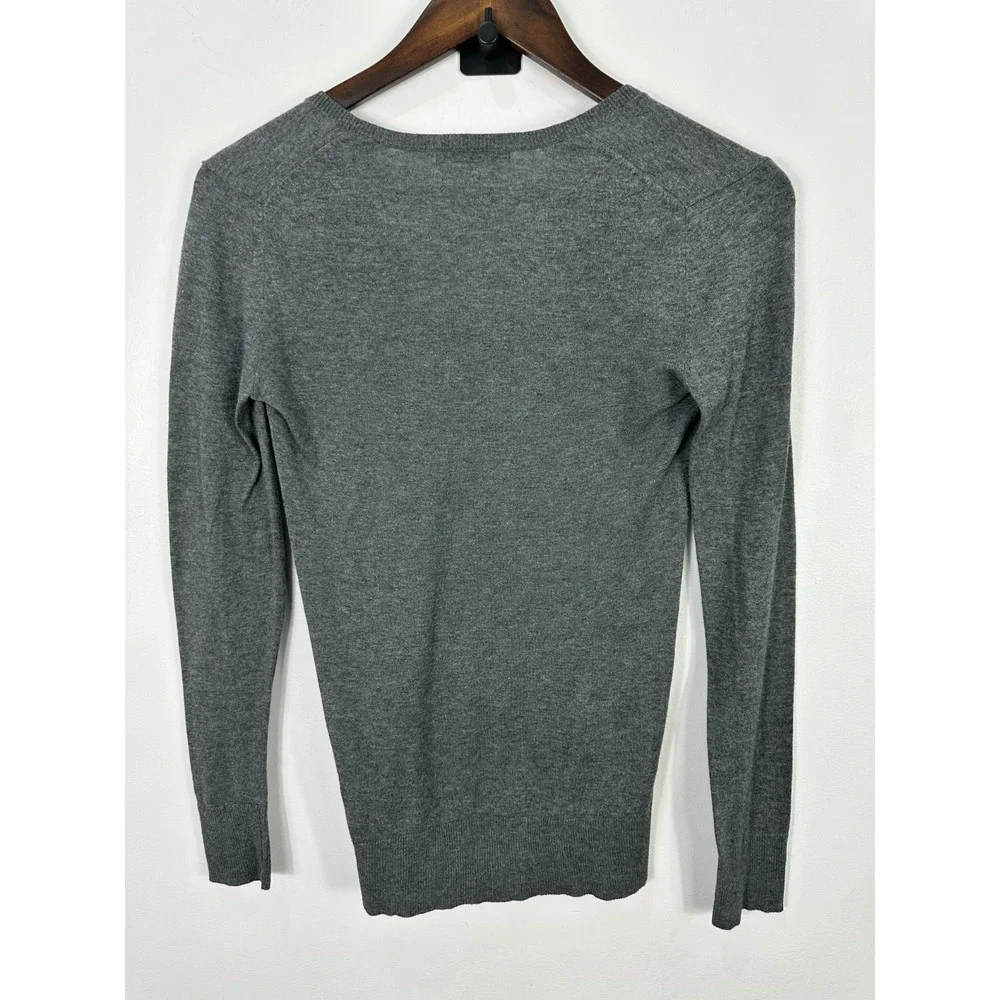 Gap Superfine Pullover Sweater Cotton Gray V Neck  Minimalist Womens Size XS nwt